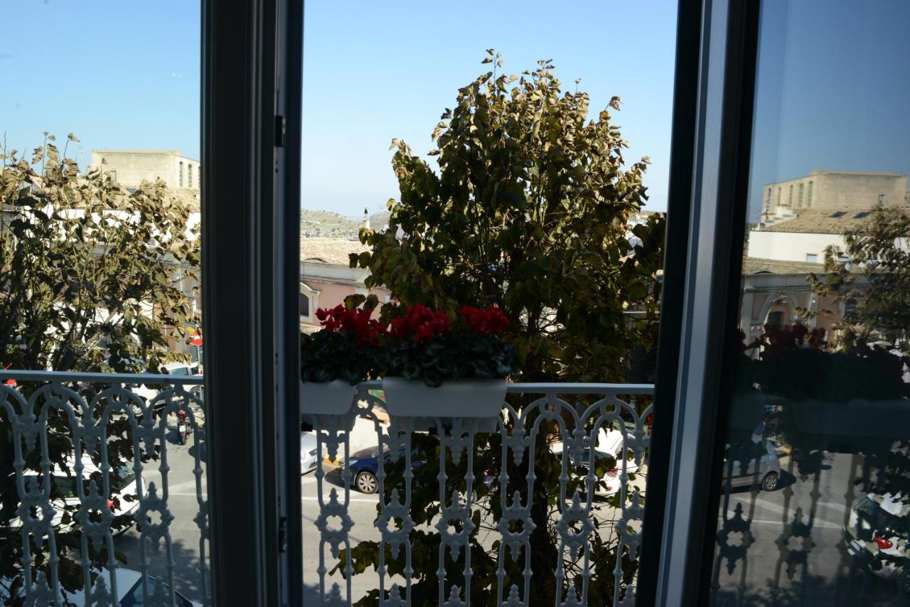 Le Vie Del Centro Luxury Room Matera Bagian luar foto