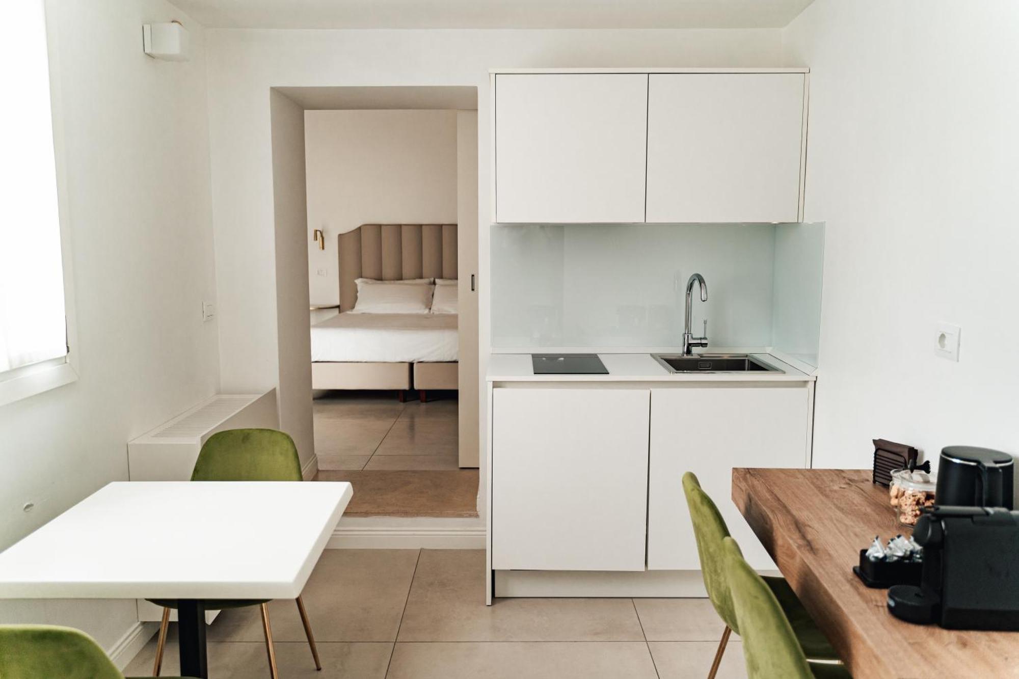 Le Vie Del Centro Luxury Room Matera Bagian luar foto